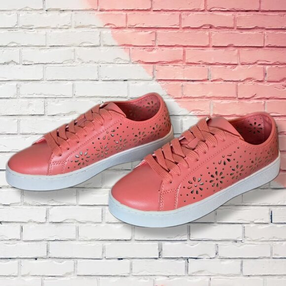 NIB Issac Mizrahi Tamara Lace Up Perforated Floral Eyelet Platform Sneakers - Picture 3 of 12